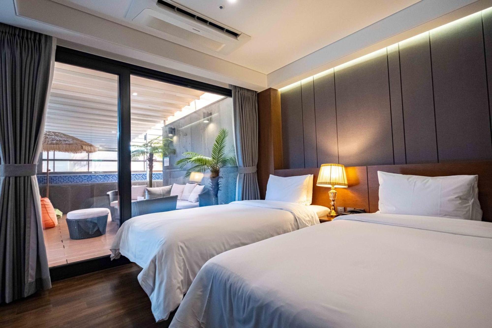 Dyne Oceano Hotel Jeju Exterior photo