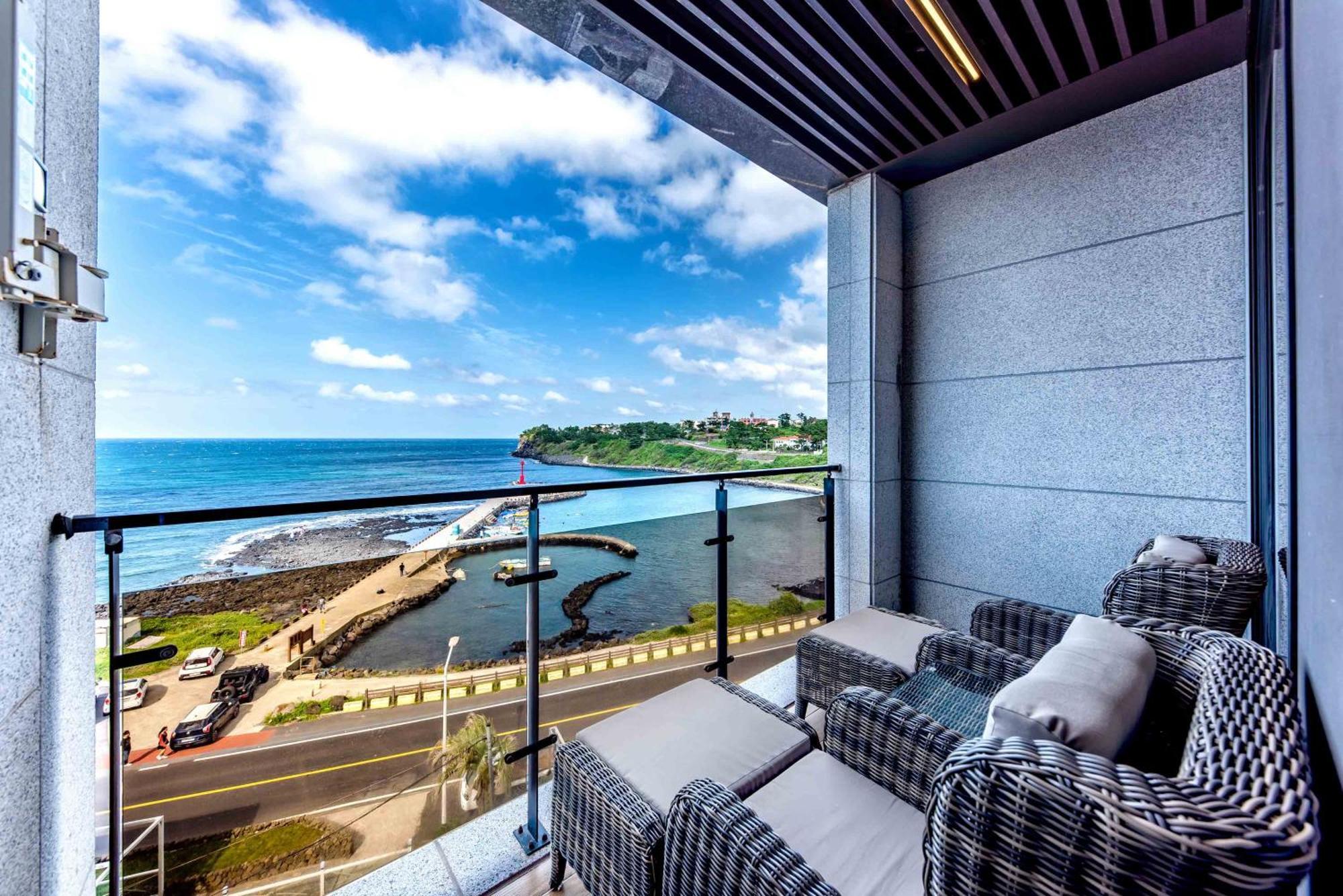 Dyne Oceano Hotel Jeju Exterior photo